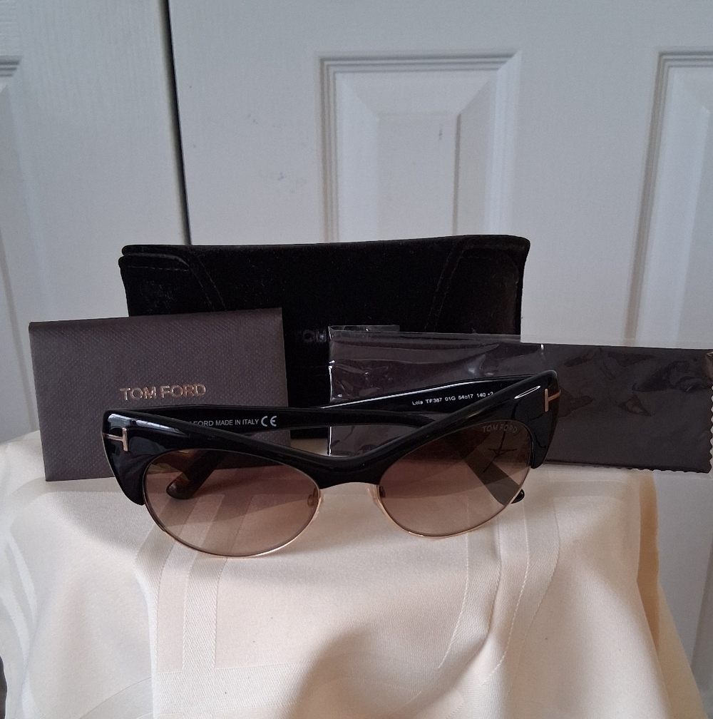 Lovely Authentic Tom Ford Sunglasses